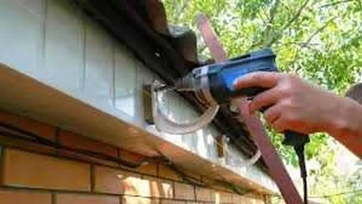 How Far Apart Should Gutter Hangers Be? Expert Spacing Guide for a Durable Roof Drainage System