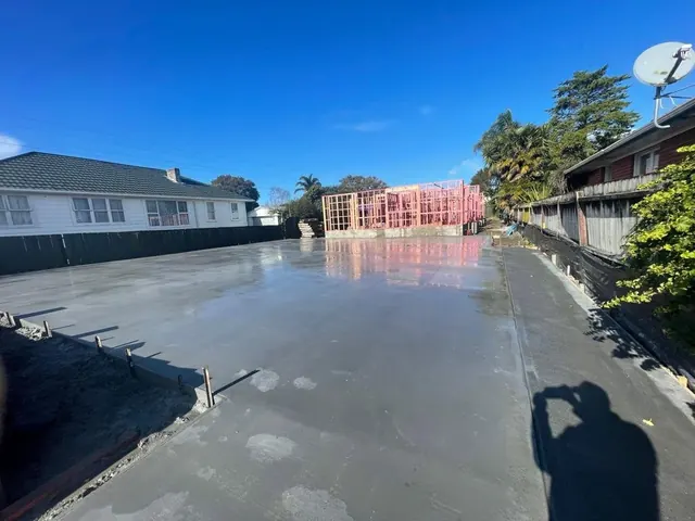 concrete driveway construction and paving finished to a professional standard