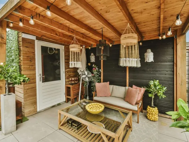 Custom timber pergola construction, Auckland custom timber pergola construction finished to a professional standard
