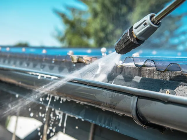 Gutter cleaning on a home roofline, Auckland gutter cleaning on a home roofline finished to a professional standard